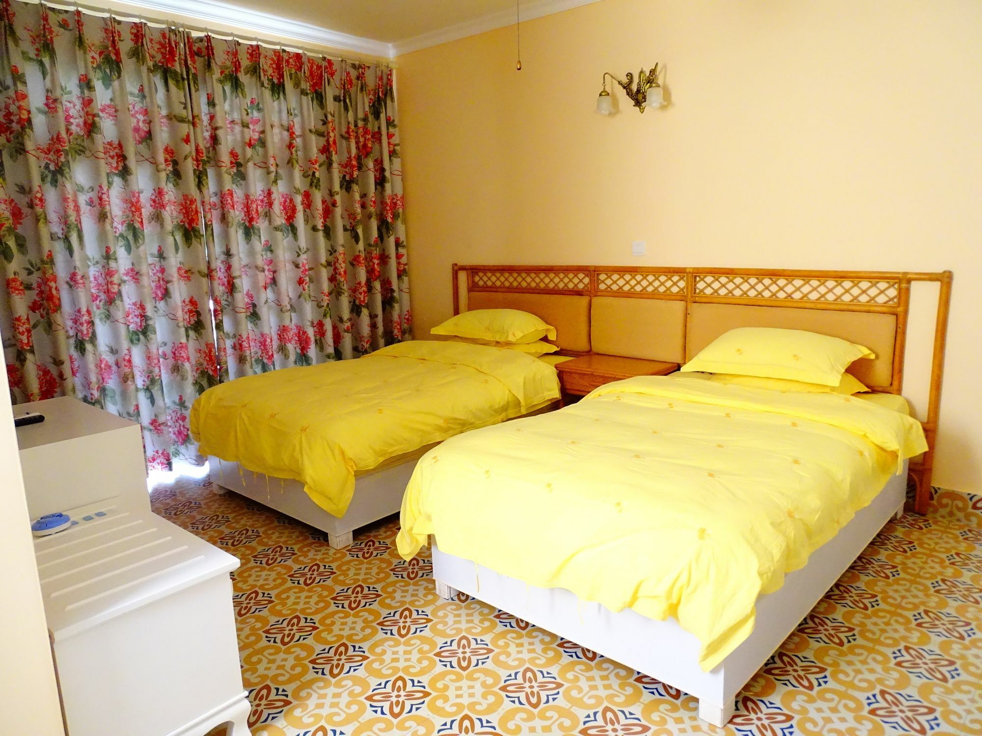 סניה Venus Garden Hotel מראה חיצוני תמונה